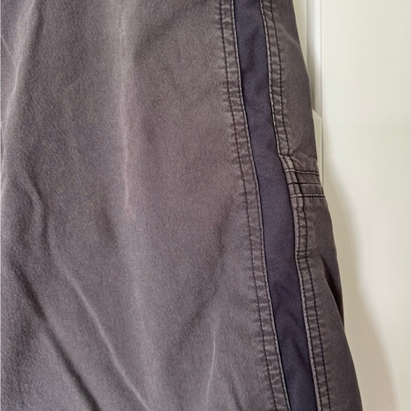 KUHL Radikl Shorts 10" Men's Size 32 Lightweight Stretch Hiking Smoke Gray - Picture 8 of 12